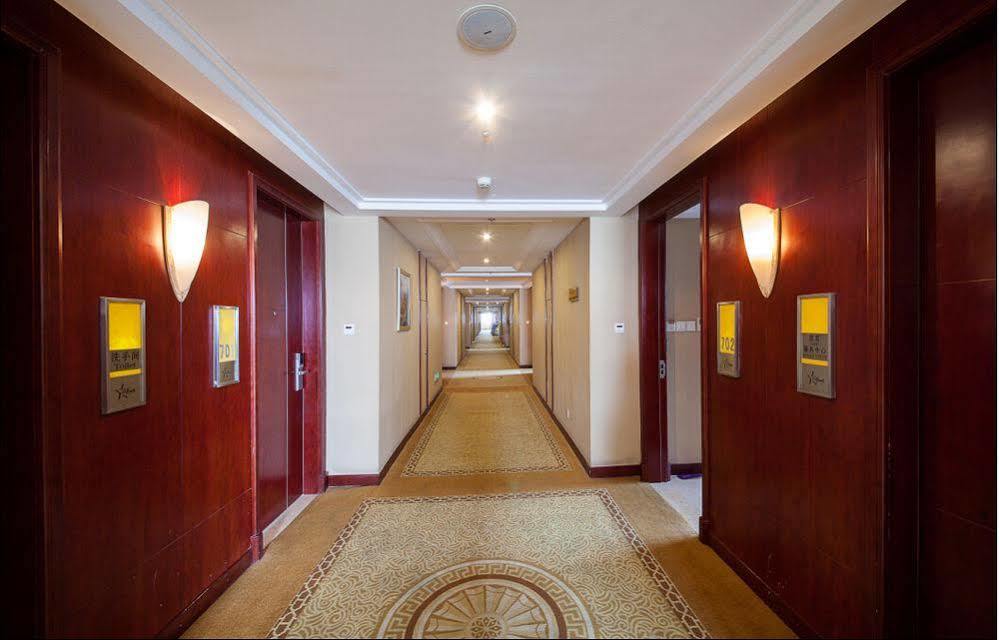 Forstar Hotel - North Renmin Road Чэнду Экстерьер фото