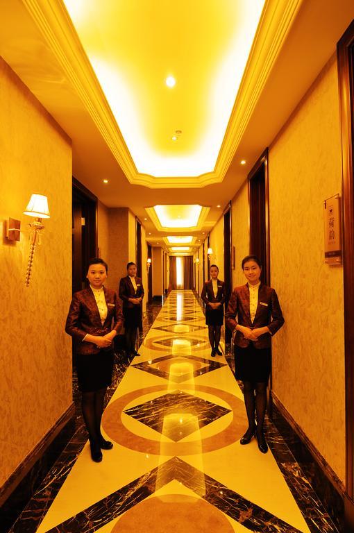 Forstar Hotel - North Renmin Road Чэнду Экстерьер фото